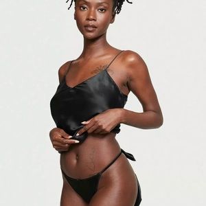 NWT Victoria Secret DREAM ANGELS Satin Bow V-String Panty Black